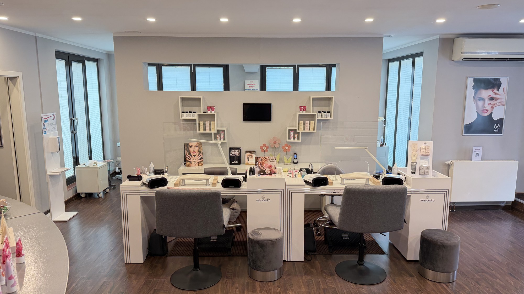 Hand- und Nagelpflege im Nagelfee-Studio